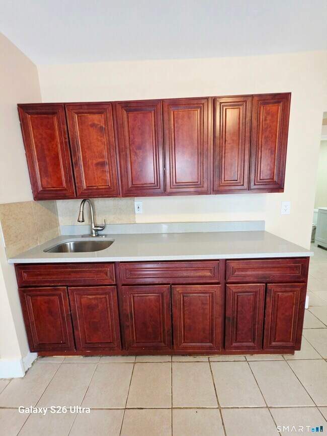 124 Southview St in Waterbury, CT - Building Photo - Building Photo