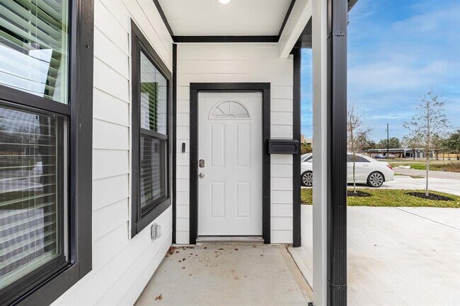 4661 Clover St in Houston, TX - Foto de edificio - Building Photo