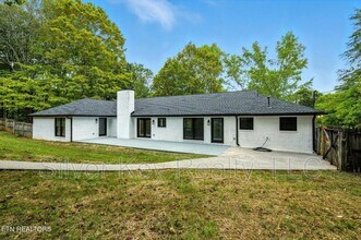 1113 Springfield Dr in Athens, TN - Building Photo - Building Photo