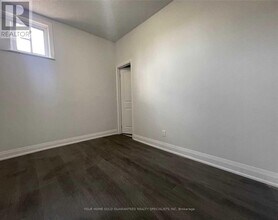 15229 Yonge St in Aurora, ON - Building Photo - Building Photo