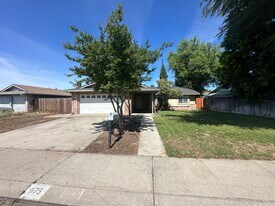 1175 E Edison St in Manteca, CA - Building Photo