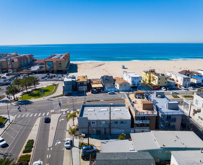 2 Hermosa Ave in Hermosa Beach, CA - Building Photo - Building Photo