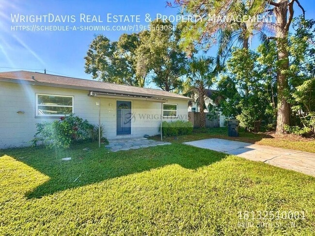 6400 30th St N in St. Petersburg, FL - Foto de edificio - Building Photo