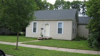 610 Niagara St in Eau Claire, WI - Building Photo