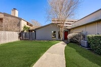 1917 Augusta Dr photo'