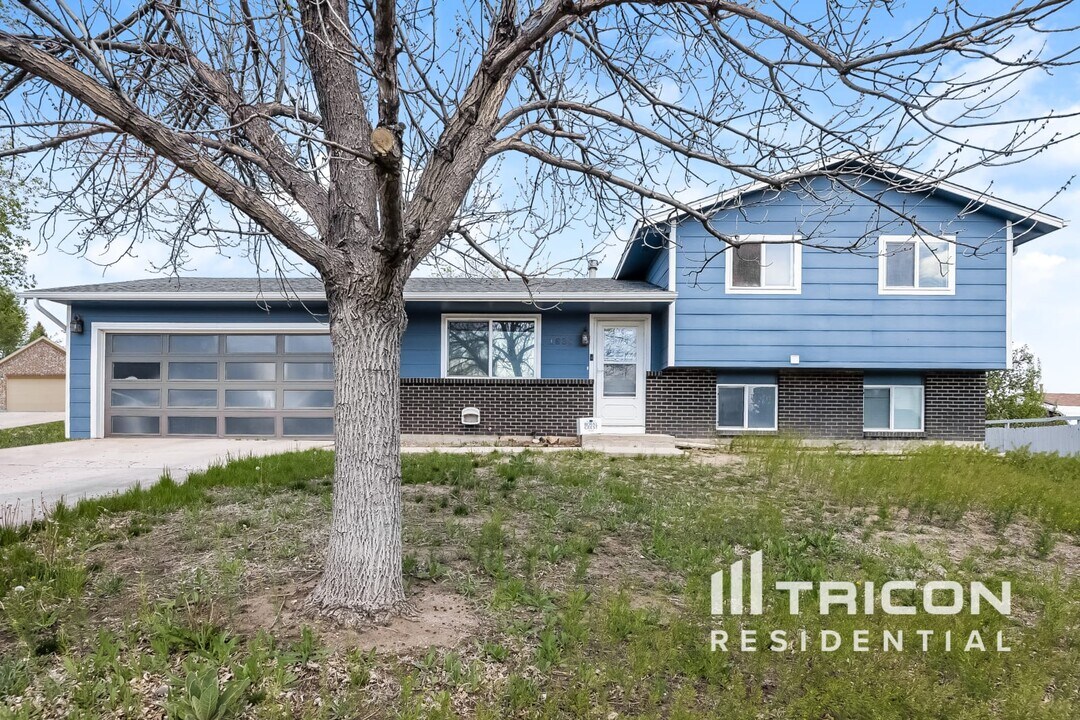 1635 Peterson Rd in Colorado Springs, CO - Building Photo