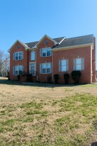 208 E Bend Ct in Old Hickory, TN - Building Photo