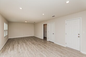 6220 Travelers Rest Ct in Crestview, FL - Foto de edificio - Building Photo