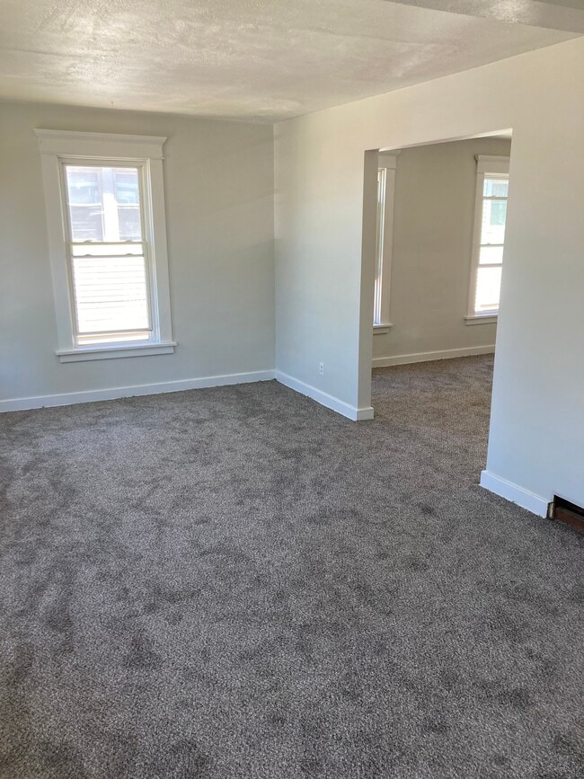 735 E 28th St, Unit 2 in Erie, PA - Building Photo - Building Photo
