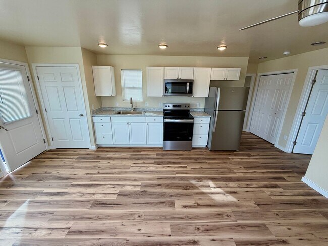 1380 Cleveland St in Helena, MT - Building Photo - Building Photo