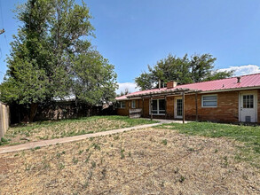 5208 16th St in Lubbock, TX - Foto de edificio - Building Photo