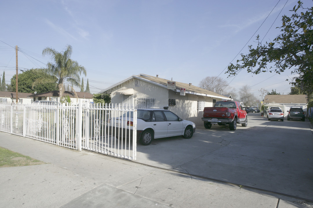 5617-5621 1/2 Gotham St. in Bell Gardens, CA - Building Photo