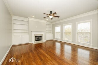 1338 Sweetwater Dr in Brentwood, TN - Foto de edificio - Building Photo