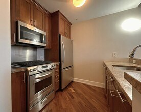 105 Greene St, Unit 105 in Jersey City, NJ - Building Photo - Building Photo
