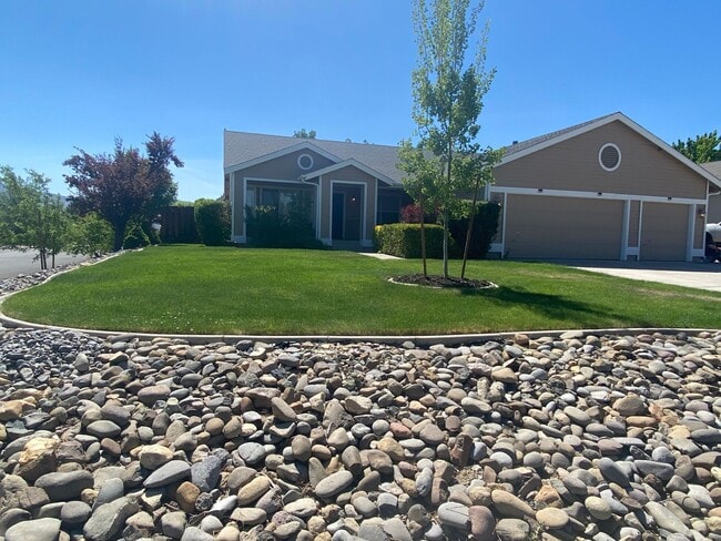 12 Wisteria Ct in Reno, NV - Building Photo - Building Photo
