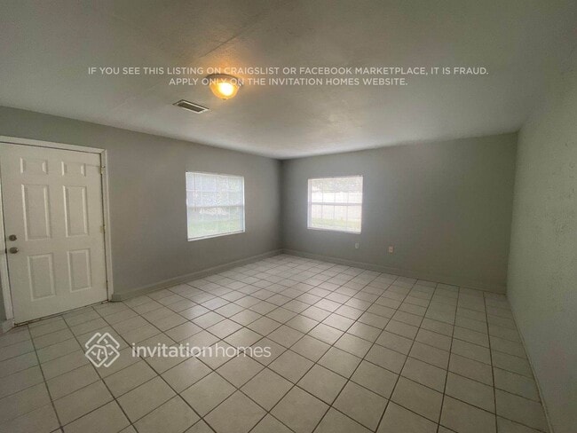 510 Geraldine Dr in Deltona, FL - Foto de edificio - Building Photo