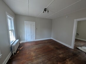 203 - 205 Union St., Unit 2 - Rear Downstairs in Bennington, VT - Building Photo - Building Photo