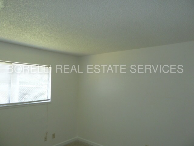 3312 Santa Rosa Ct-Unit -unit C in Merced, CA - Building Photo - Building Photo