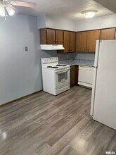 5101 25th Ave Ct in Moline, IL - Building Photo - Building Photo