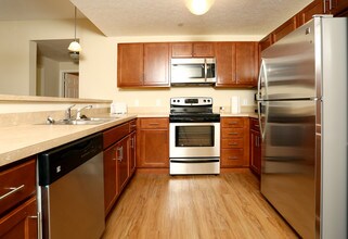 Sanctuary Grove Luxury Apartments in North Canton, OH - Building Photo - Interior Photo