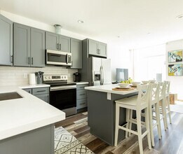 3026 SW Charlestown St in Seattle, WA - Building Photo - Building Photo