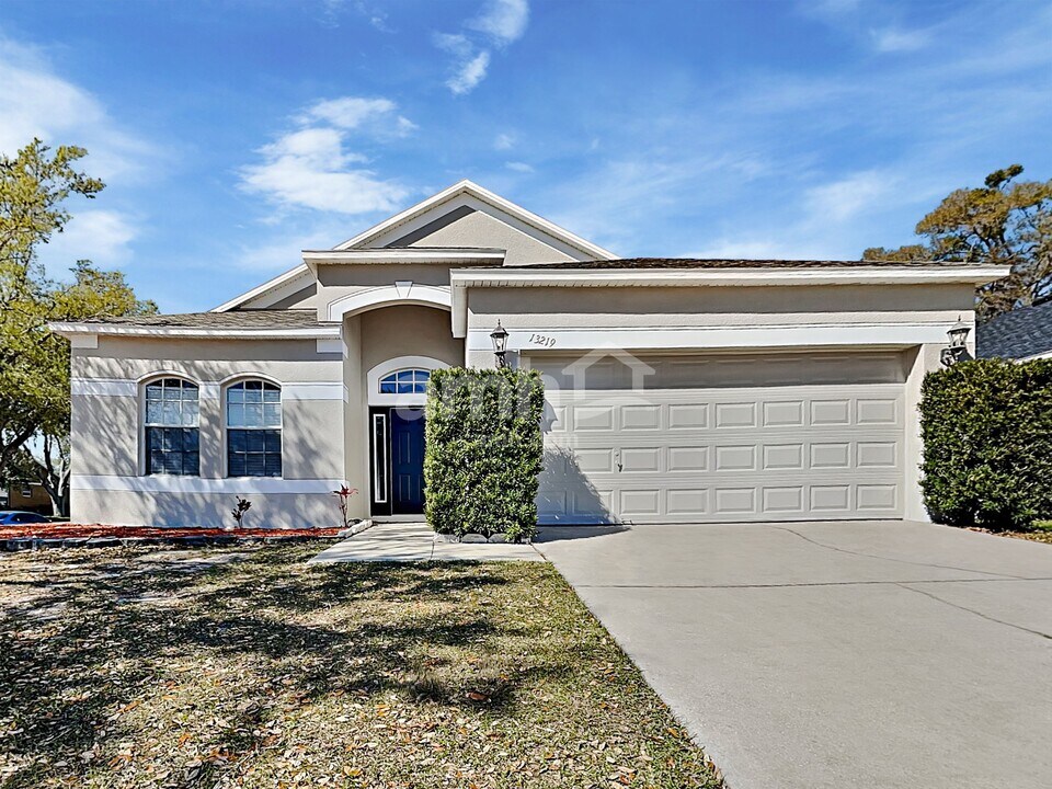13219 Beechberry Dr in Riverview, FL - Building Photo