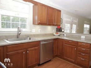 1506 Cairo Way in Fuquay Varina, NC - Foto de edificio - Building Photo