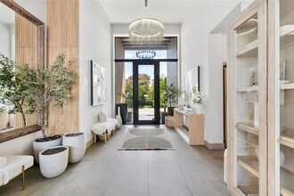 2215 NE 19th St in Fort Lauderdale, FL - Building Photo - Building Photo