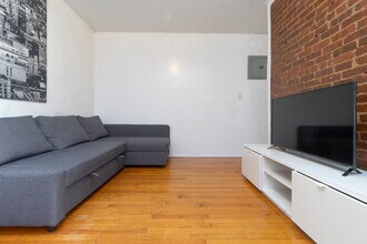 316 E 96th St in New York, NY - Building Photo - Building Photo