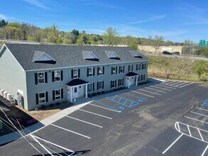 The Residences at Davis Pines in Menands, NY - Foto de edificio - Building Photo