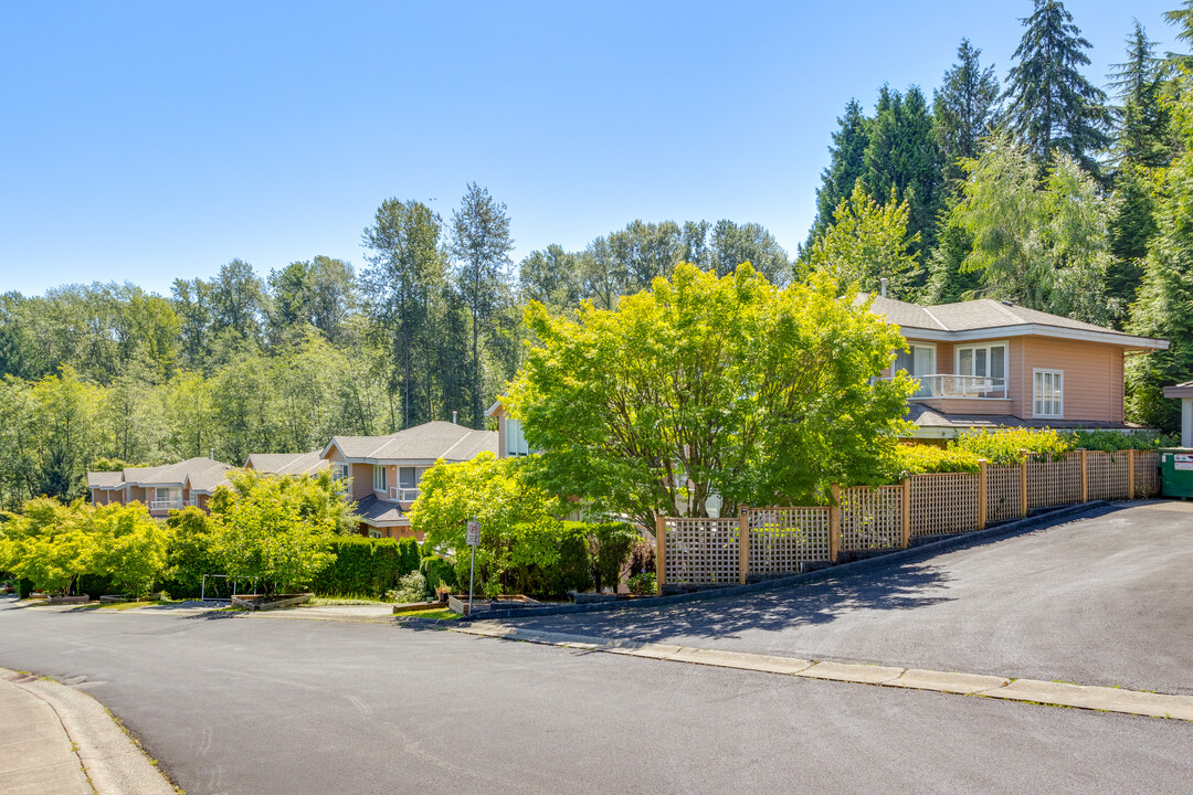 5239 Oakmount Cres in Burnaby, BC - Building Photo