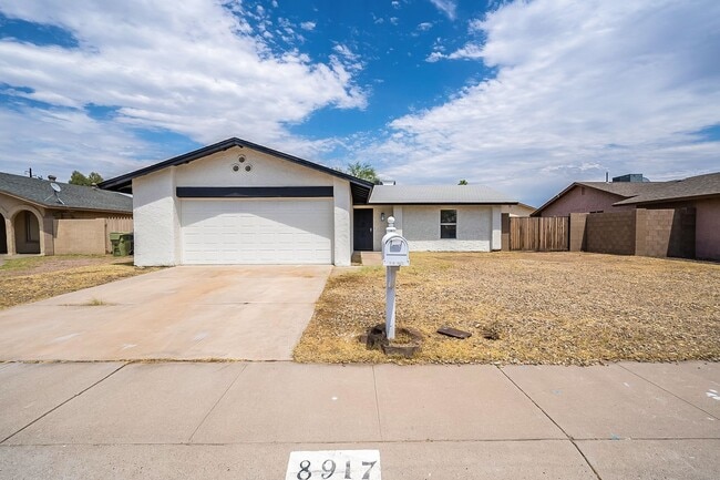8917 N 55th Dr in Glendale, AZ - Building Photo - Building Photo
