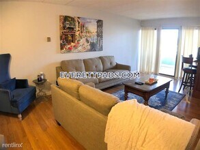 881 Broadway-Unit -19 in Everett, MA - Building Photo - Building Photo