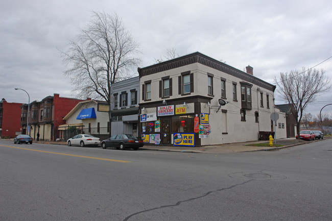 411 Lyell Ave in Rochester, NY - Building Photo - Building Photo