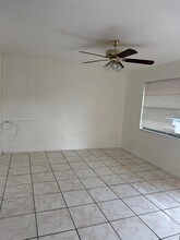 50 W 23rd St in Hialeah, FL - Foto de edificio - Building Photo