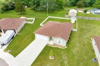 170 Travis St in Hollister, MO - Building Photo - Building Photo