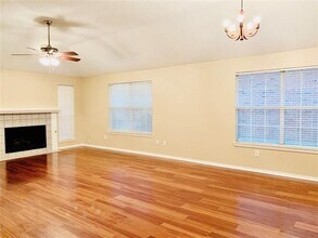 2921 Lake Valley Dr in Garland, TX - Building Photo - Building Photo