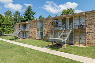 Rangepark Apartments in Memphis, TN - Foto de edificio - Building Photo