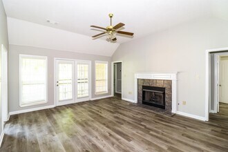 498 W Tipton Lake Cir in Millington, TN - Building Photo - Building Photo