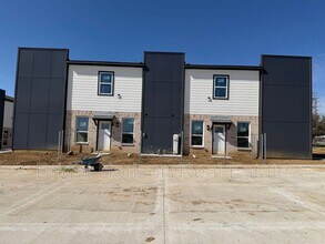 10548 Tube Dr in Hurst, TX - Foto de edificio - Building Photo