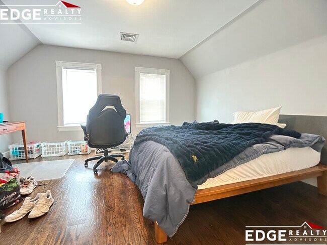 24 Pearson Rd, Unit 3 in Somerville, MA - Foto de edificio - Building Photo