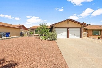 724 Martha Gale Dr in El Paso, TX - Building Photo - Building Photo