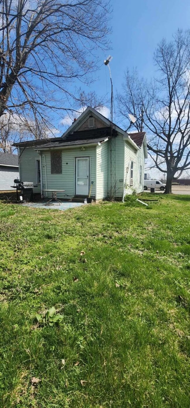1623 N Illinois Ave in Connersville, IN - Building Photo - Building Photo