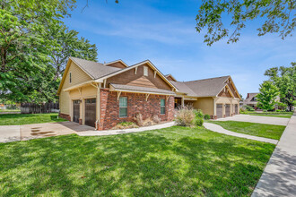 302 W 2nd Ave in El Dorado, KS - Building Photo - Building Photo