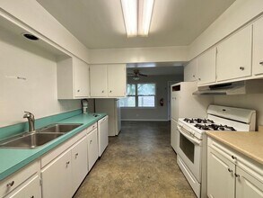 3009 W Michigan Ave in Kalamazoo, MI - Building Photo - Building Photo