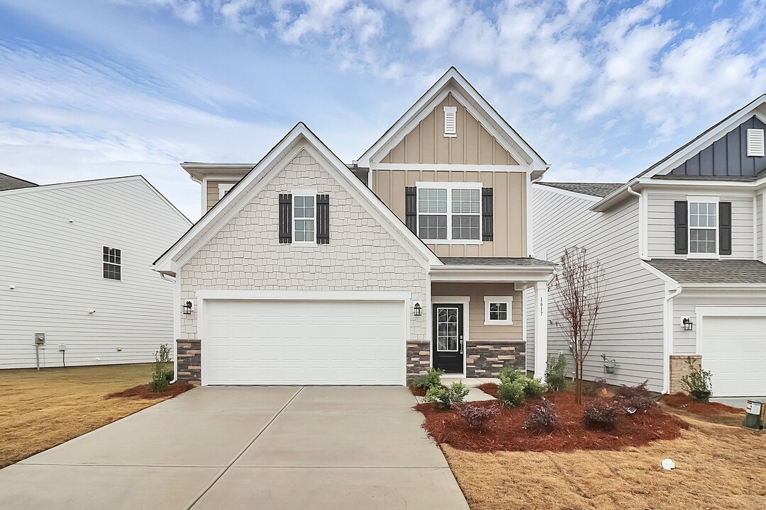 1617 Swallow Tail Dr in Belmont, NC - Building Photo
