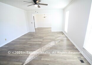 1109 Jacksons Valley Rd in Hermitage, TN - Building Photo - Building Photo