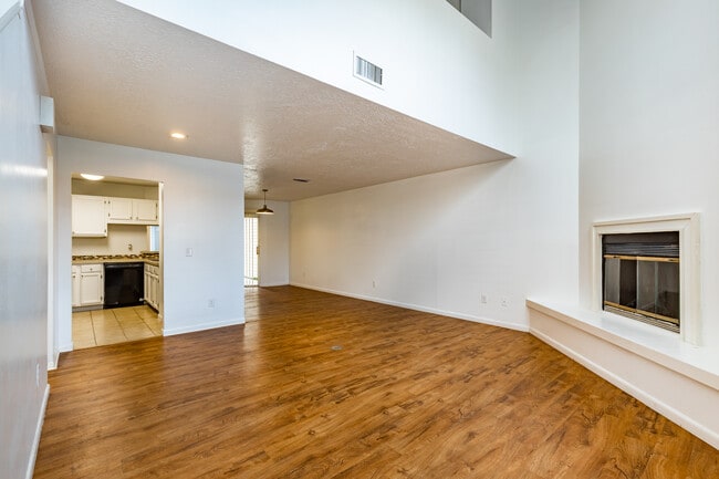 Timberland Apartments in Ocala, FL - Building Photo - Interior Photo