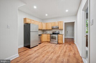 609 N 34th St in Philadelphia, PA - Building Photo - Building Photo