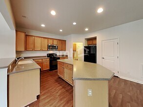 7184 Kenyon Dr in Denver, NC - Building Photo - Building Photo